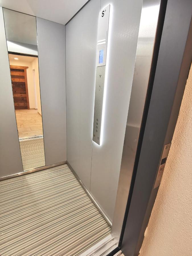ליוטאש Schickster Sky Lodge מראה חיצוני תמונה