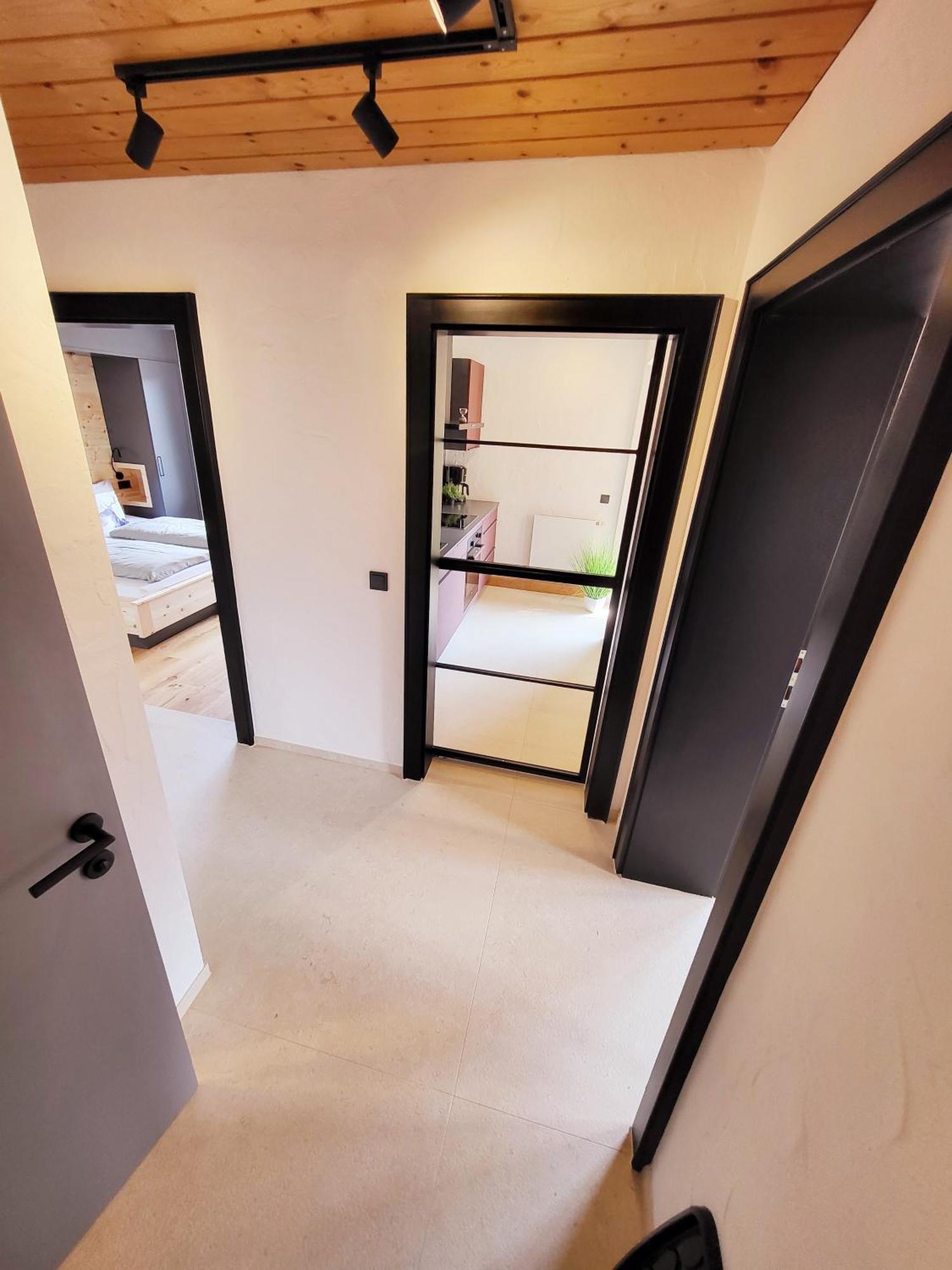 ליוטאש Schickster Sky Lodge מראה חיצוני תמונה