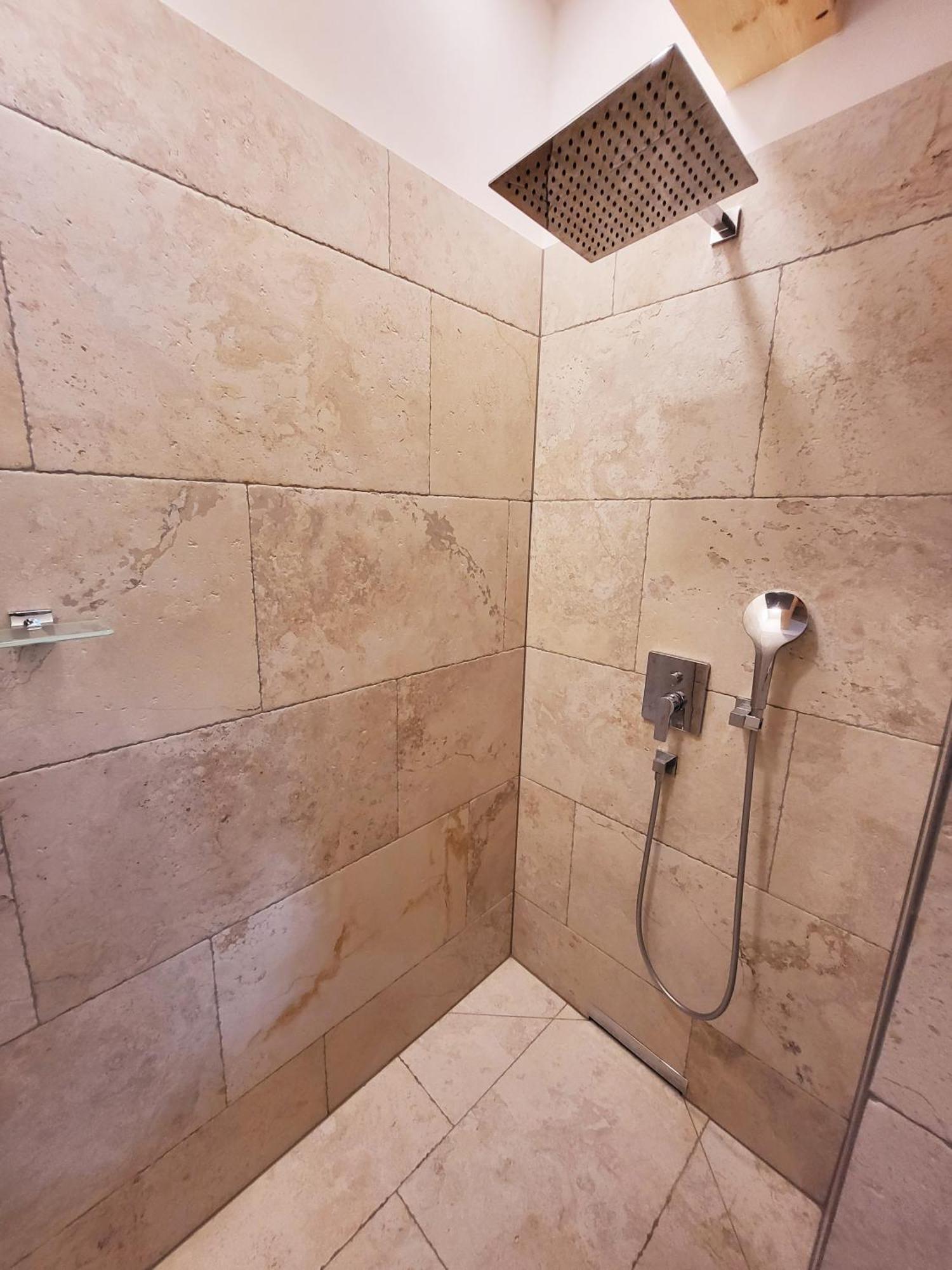ליוטאש Schickster Sky Lodge מראה חיצוני תמונה