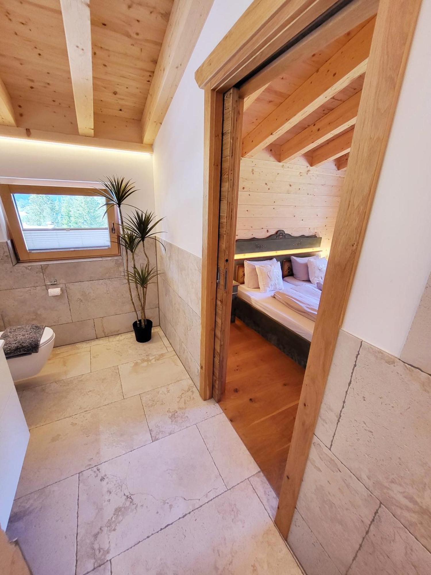 ליוטאש Schickster Sky Lodge מראה חיצוני תמונה