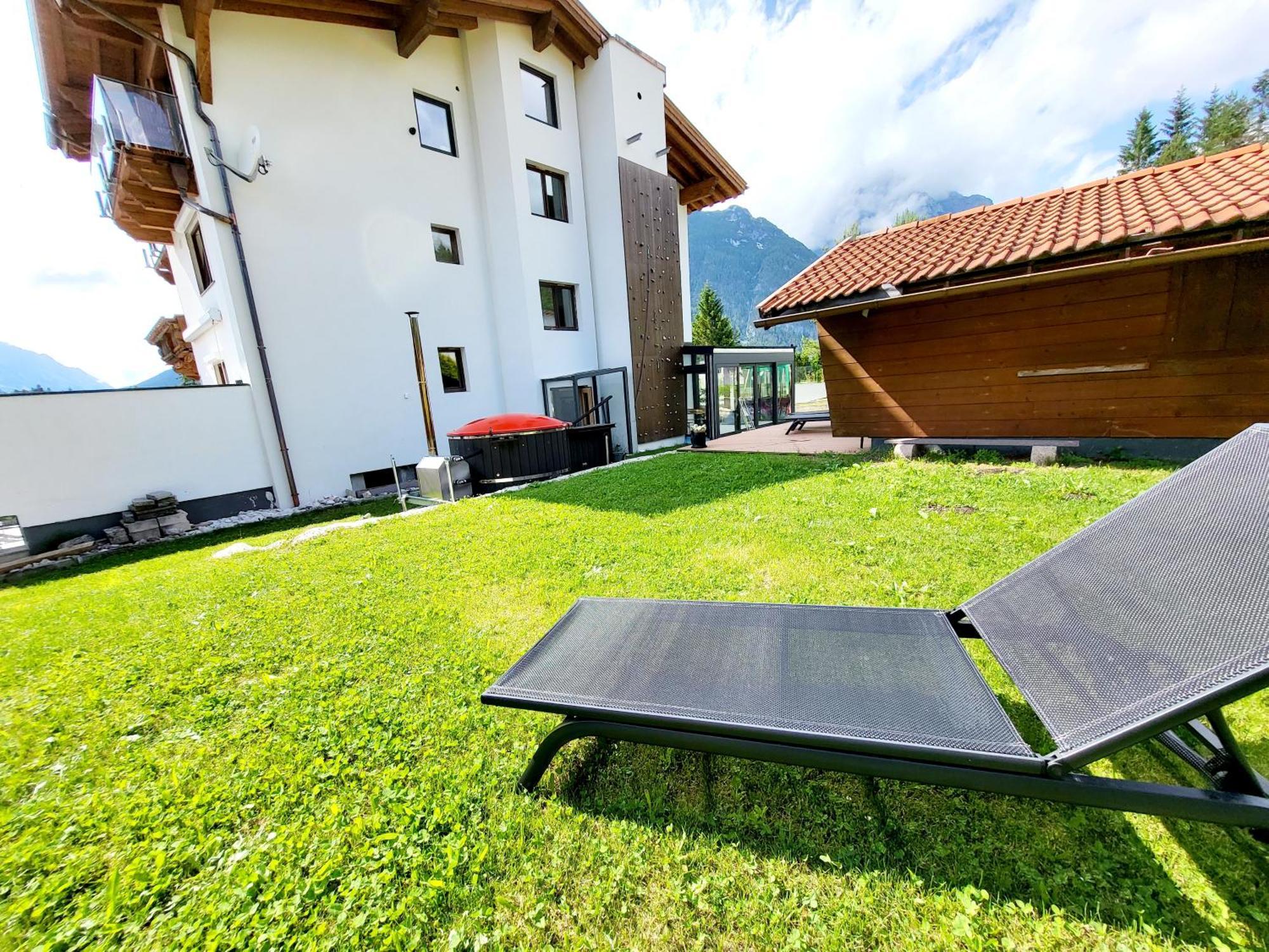 ליוטאש Schickster Sky Lodge מראה חיצוני תמונה