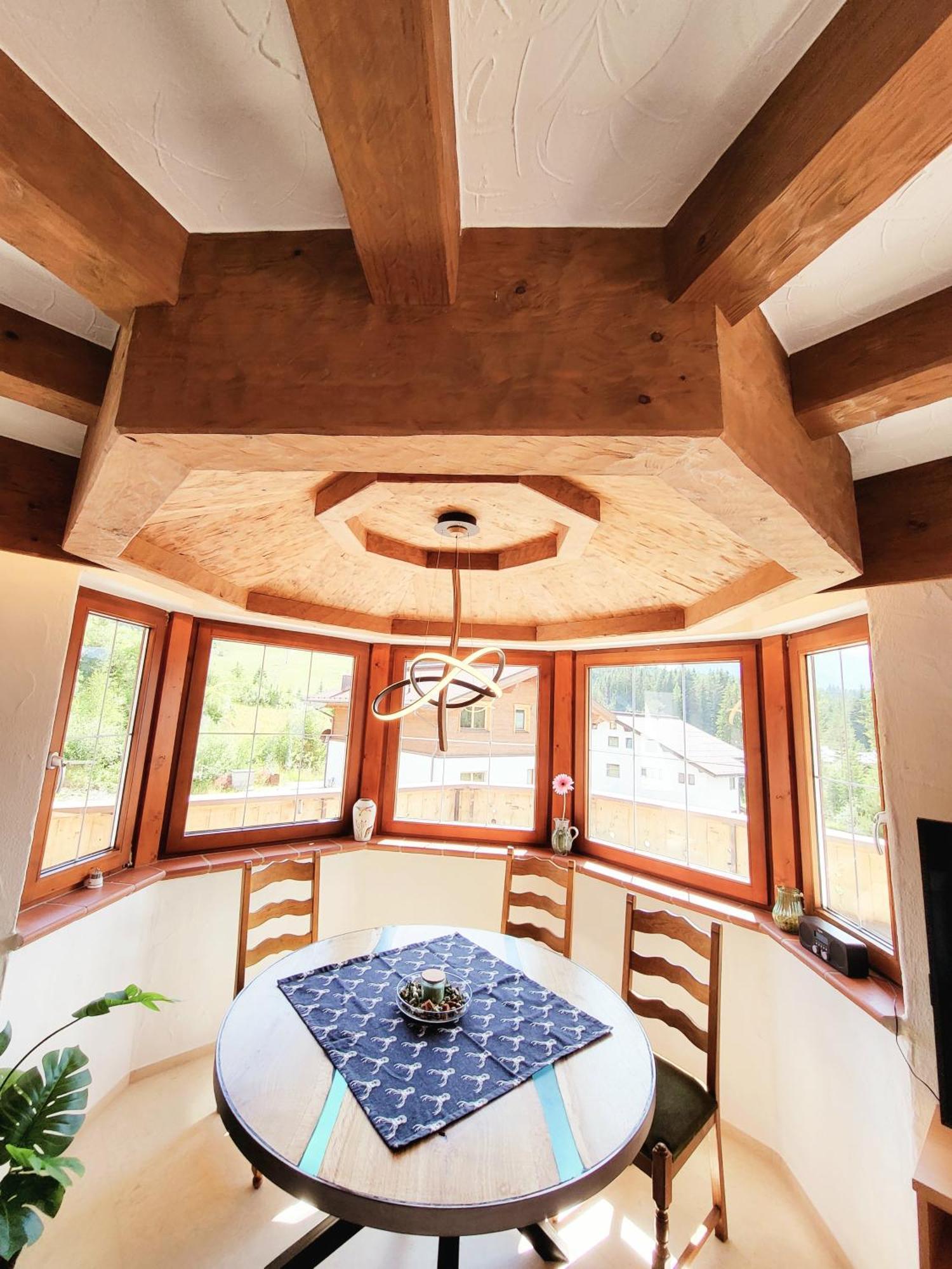 ליוטאש Schickster Sky Lodge מראה חיצוני תמונה