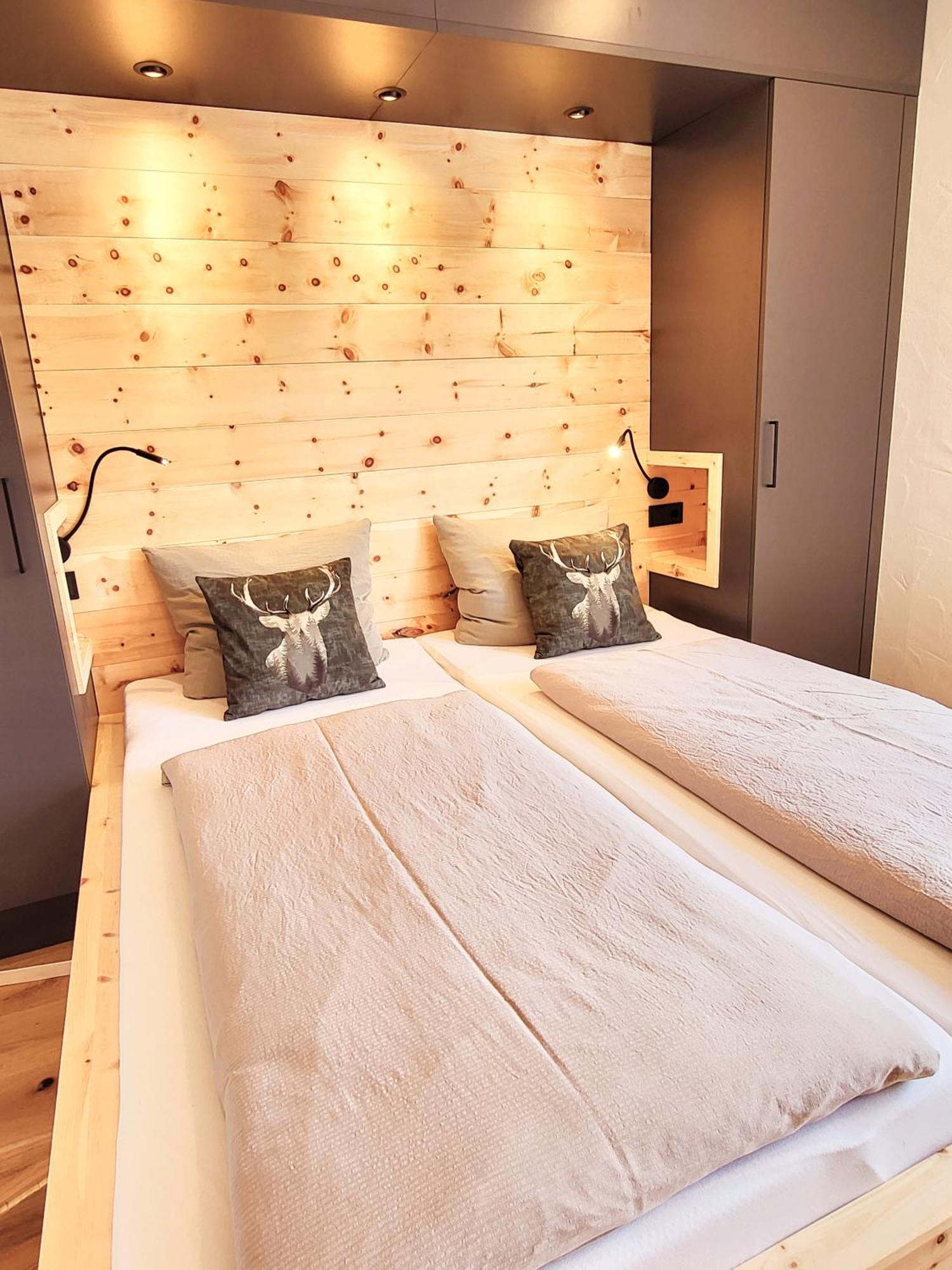 ליוטאש Schickster Sky Lodge מראה חיצוני תמונה