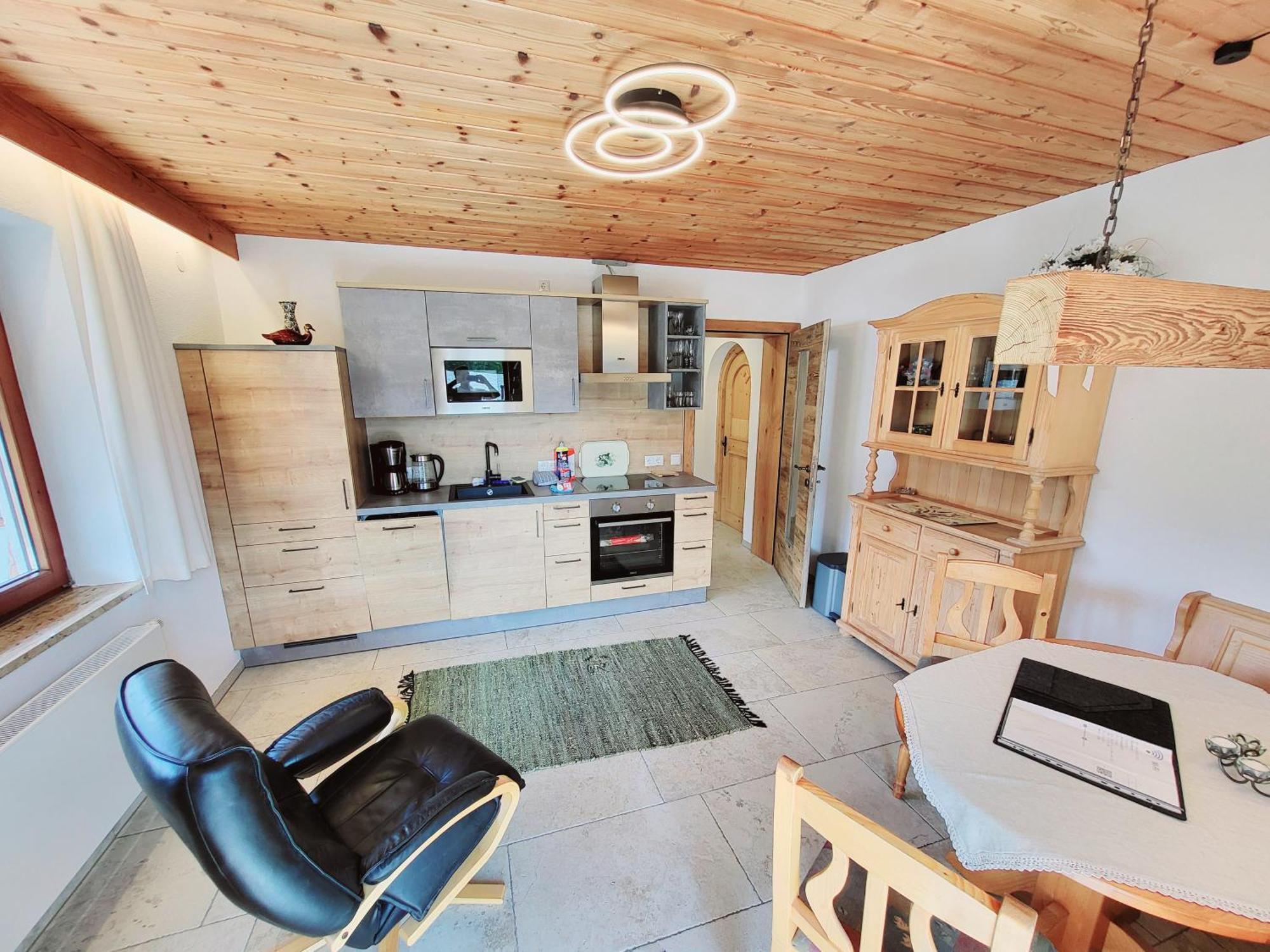 ליוטאש Schickster Sky Lodge מראה חיצוני תמונה