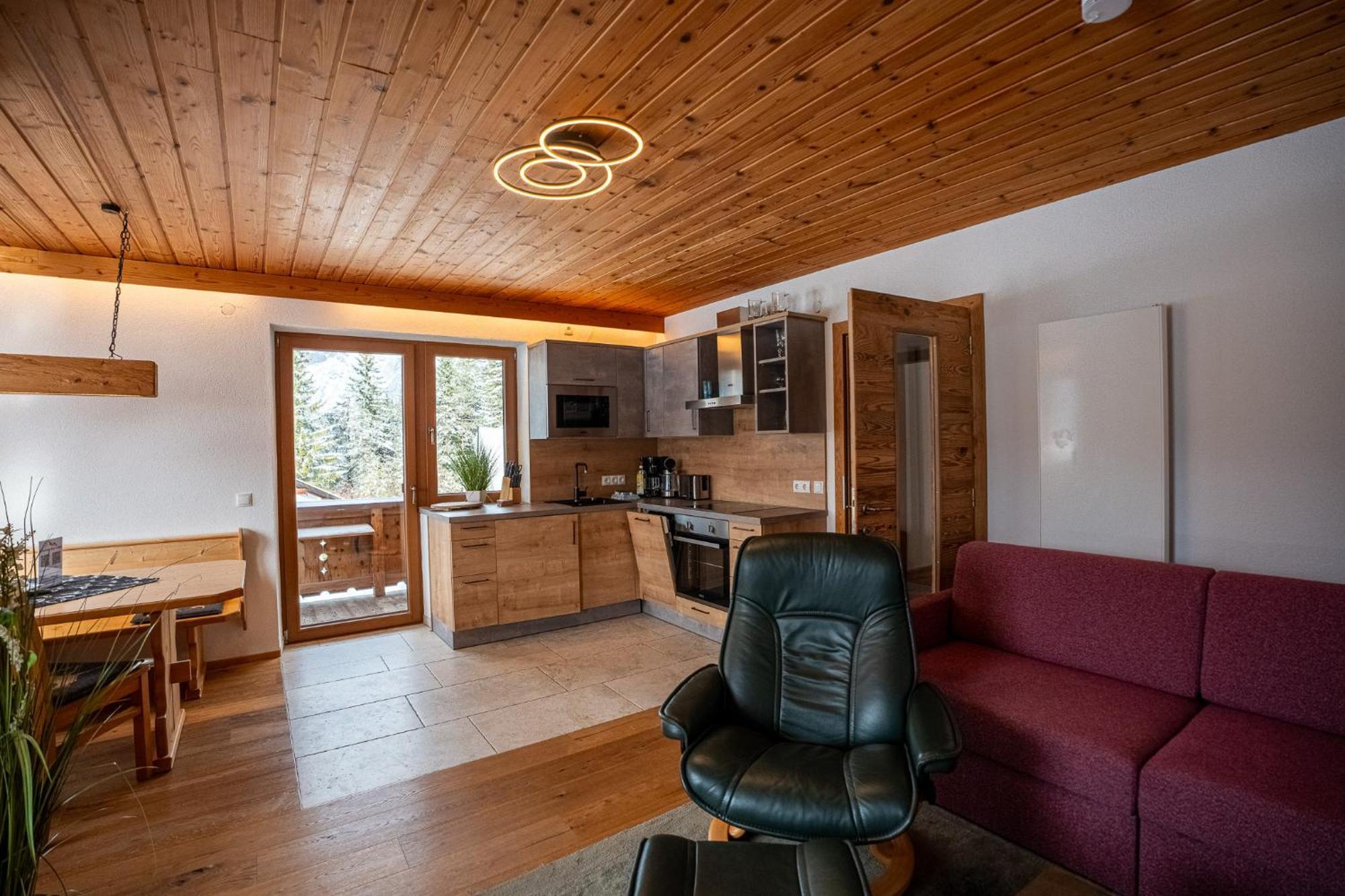 ליוטאש Schickster Sky Lodge מראה חיצוני תמונה